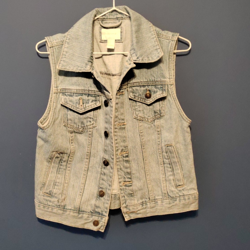 3/$25  Forever 21 Denim Vest